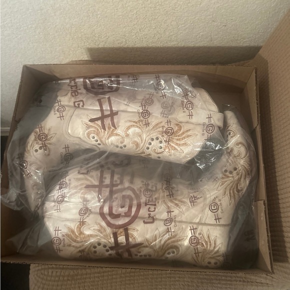 Circle G White and Tan Embroidered Cowboy Boots - Picture 7 of 9